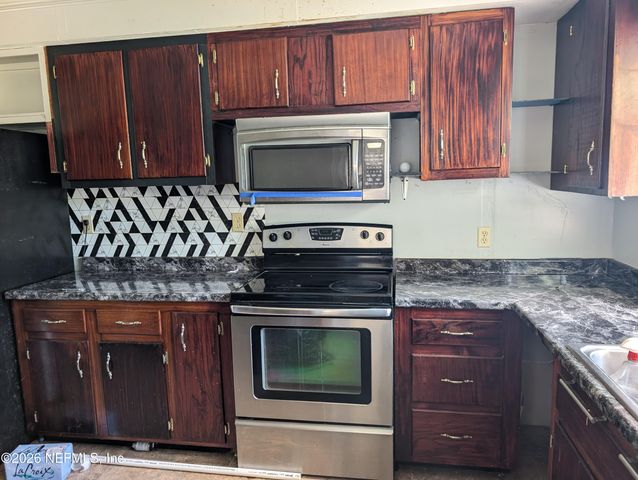 244 5TH Way, Interlachen, FL 32148