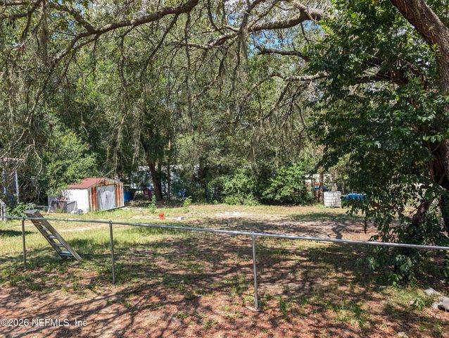 244 5TH Way, Interlachen, FL 32148