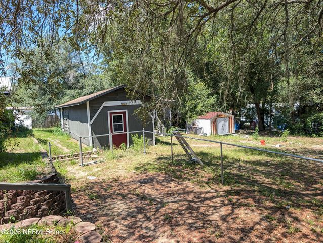 244 5TH Way, Interlachen, FL 32148