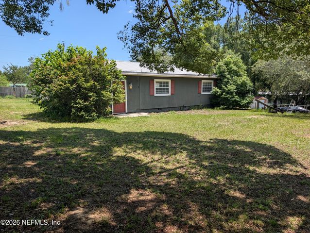 244 5TH Way, Interlachen, FL 32148