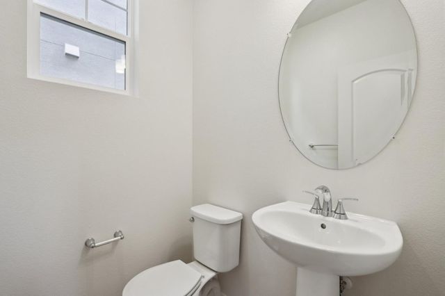 2211 Daisy Drive, Hollister, CA 95023