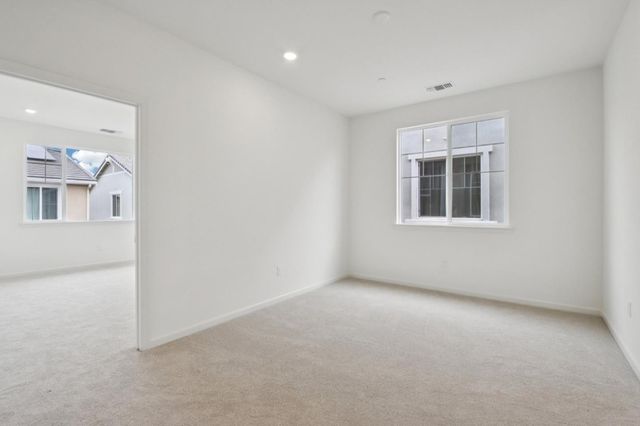 2211 Daisy Drive, Hollister, CA 95023