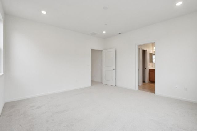 2211 Daisy Drive, Hollister, CA 95023