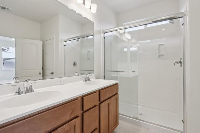 2211 Daisy Drive, Hollister, CA 95023