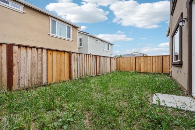 2211 Daisy Drive, Hollister, CA 95023