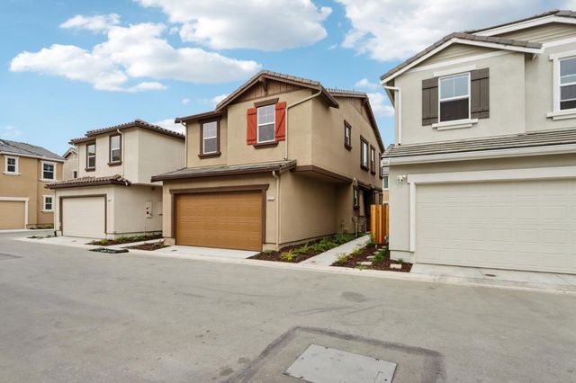 2211 Daisy Drive, Hollister, CA 95023