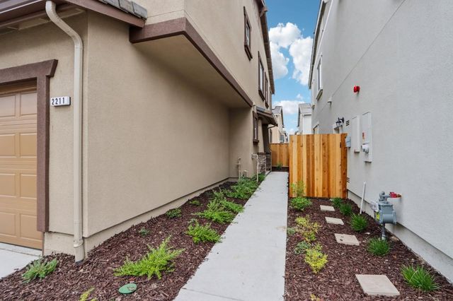 2211 Daisy Drive, Hollister, CA 95023