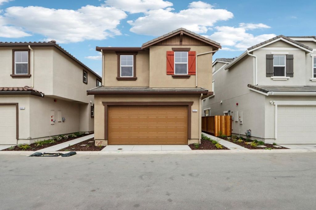 2211 Daisy Drive, Hollister, CA 95023