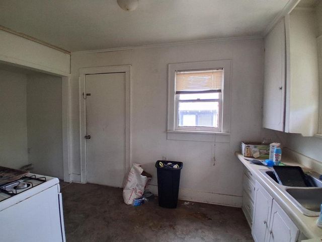 222 N Center Avenue, Shawnee, OK 74801