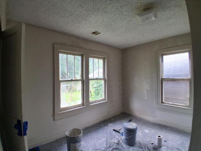 222 N Center Avenue, Shawnee, OK 74801