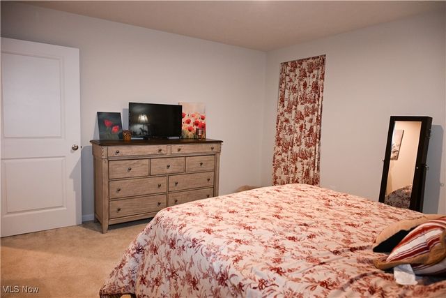 1020 Sandstone Avenue, Akron, OH 44312