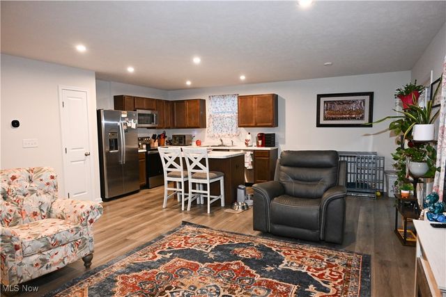 1020 Sandstone Avenue, Akron, OH 44312