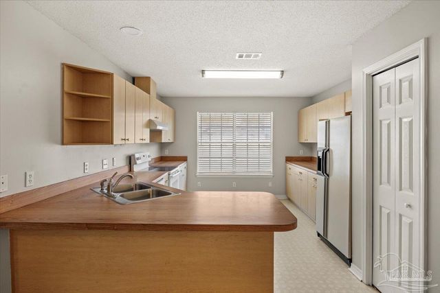 6886 Kapok Dr, Milton, FL 32583