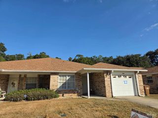 6886 Kapok Dr, Milton, FL 32583