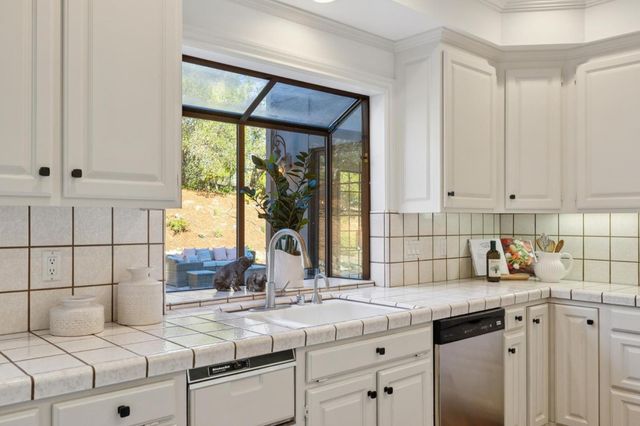 1080 Macadamia Drive, Hillsborough, CA 94010