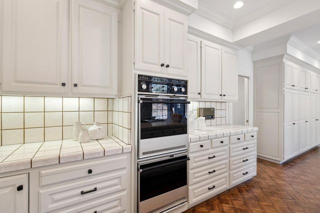 1080 Macadamia Drive, Hillsborough, CA 94010