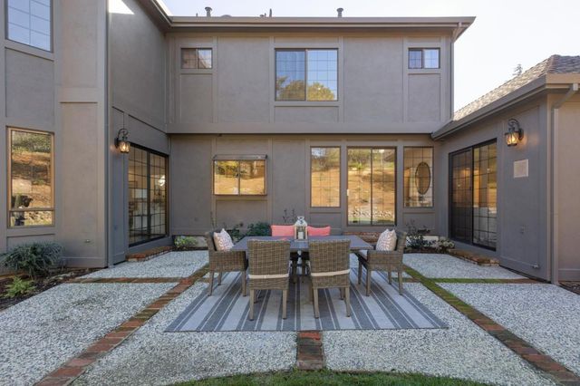 1080 Macadamia Drive, Hillsborough, CA 94010