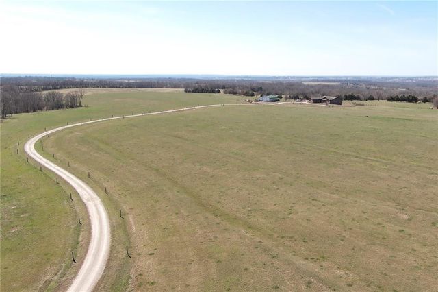 32846 Block Road, Paola, KS 66071