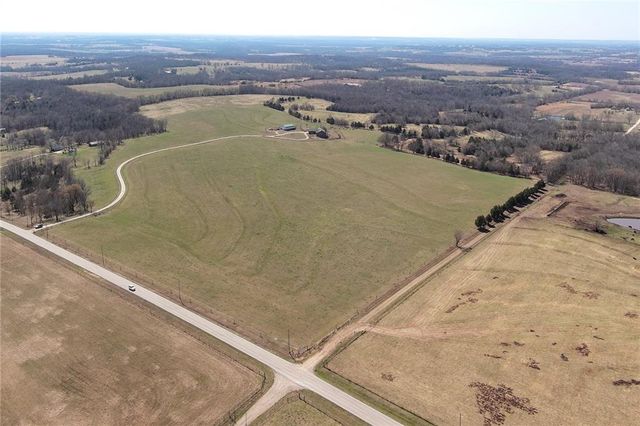32846 Block Road, Paola, KS 66071