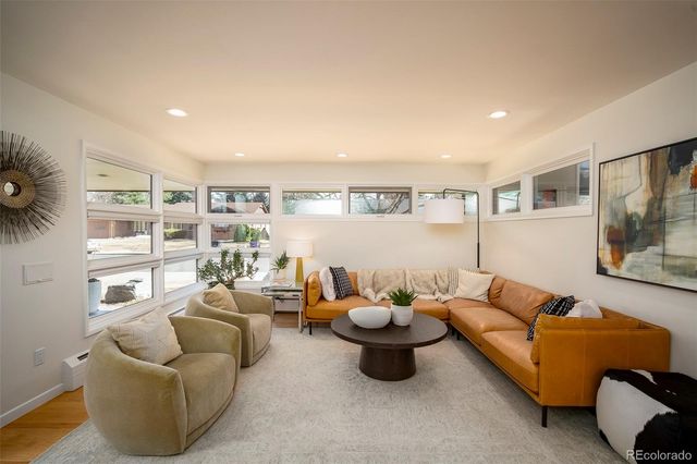 3977 S Jasmine Street, Denver, CO 80237