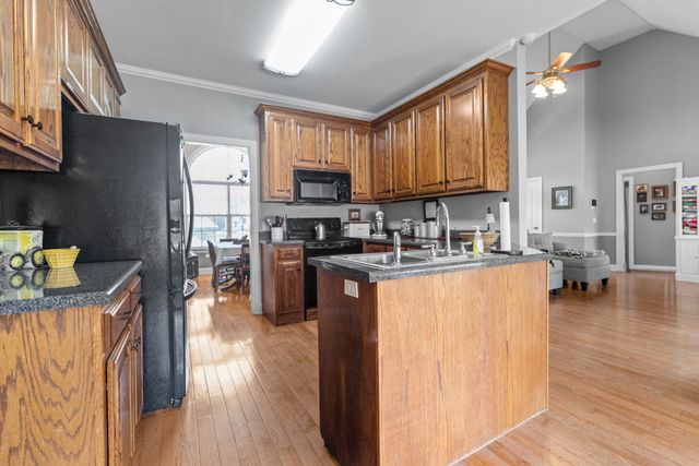 103 Canary Ln, Shelbyville, TN 37160