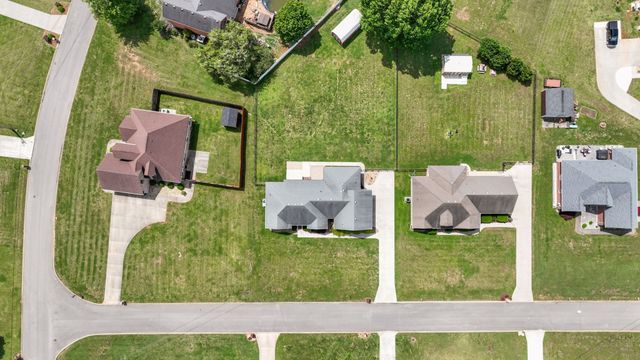 103 Canary Ln, Shelbyville, TN 37160