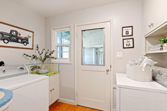 1527 Laurel Place, Menlo Park, CA 94025