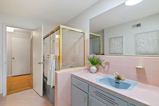 1527 Laurel Place, Menlo Park, CA 94025