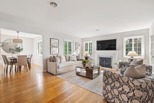 1527 Laurel Place, Menlo Park, CA 94025