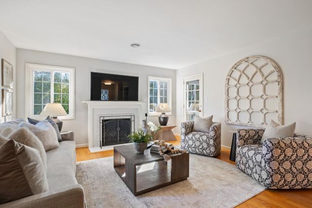 1527 Laurel Place, Menlo Park, CA 94025