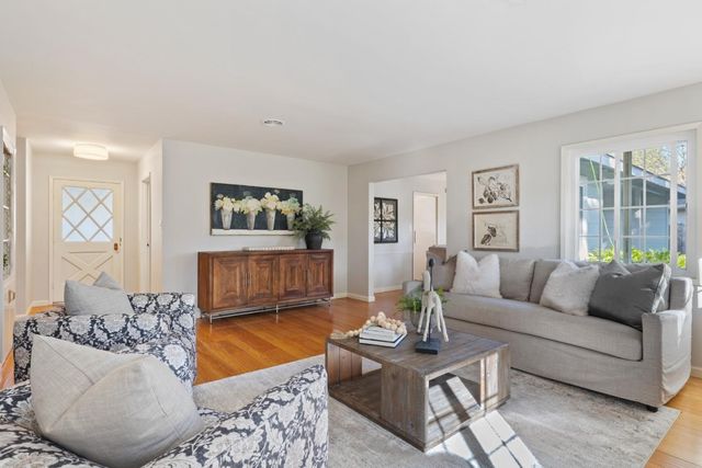 1527 Laurel Place, Menlo Park, CA 94025
