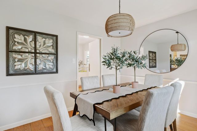 1527 Laurel Place, Menlo Park, CA 94025