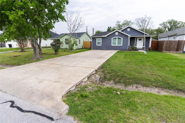 119 S Carroll Street, La Porte, TX 77571