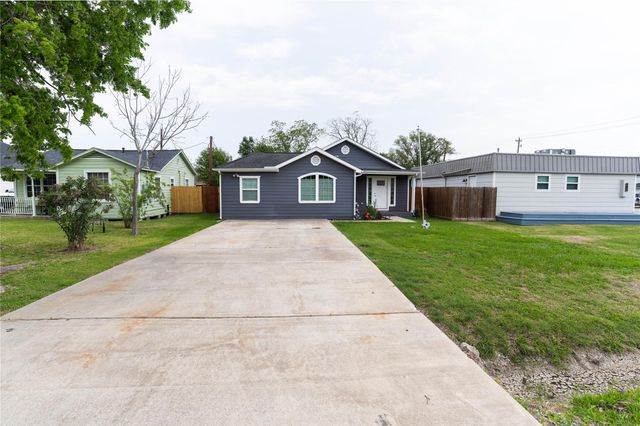 119 S Carroll Street, La Porte, TX 77571