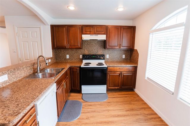 119 S Carroll Street, La Porte, TX 77571