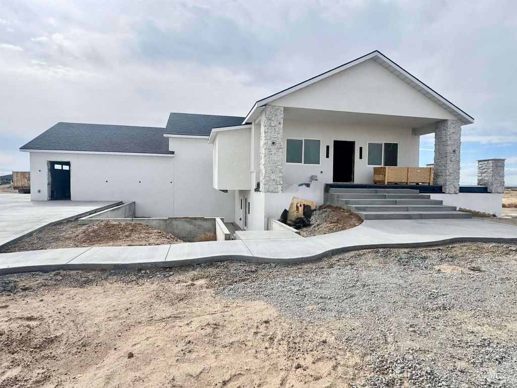 1951 E Bonanza Ct, Mountain Home, ID 83647 photo 2