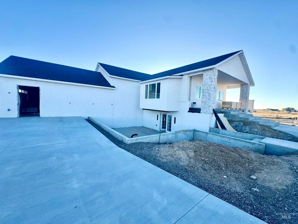 1951 E Bonanza Ct, Mountain Home, ID 83647 photo 9