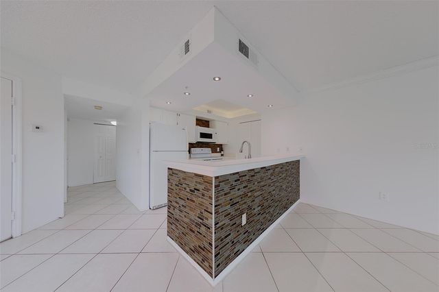 2400 FEATHER SOUND DRIVE 928, Clearwater, FL 33762