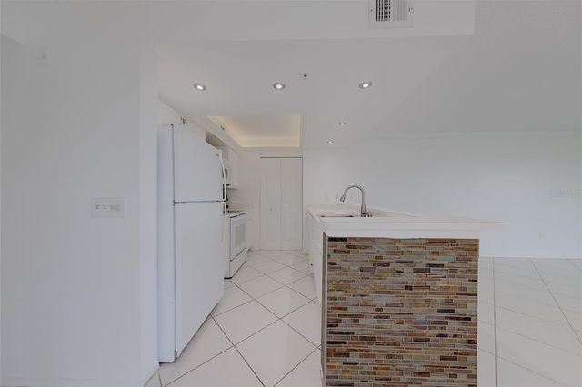 2400 FEATHER SOUND DRIVE 928, Clearwater, FL 33762