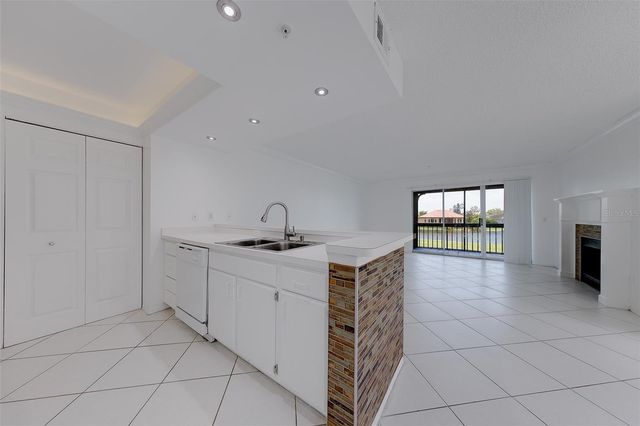 2400 FEATHER SOUND DRIVE 928, Clearwater, FL 33762