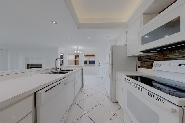 2400 FEATHER SOUND DRIVE 928, Clearwater, FL 33762