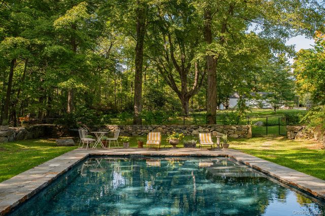 521 Barrett Hill Road, Mahopac, NY 10541