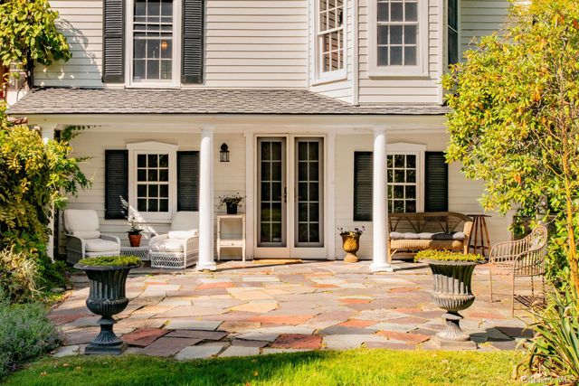 521 Barrett Hill Road, Mahopac, NY 10541