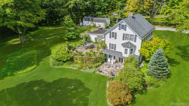 521 Barrett Hill Road, Mahopac, NY 10541