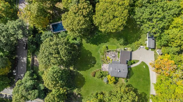 521 Barrett Hill Road, Mahopac, NY 10541