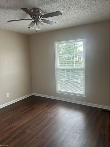 3712 Singing Wood TRL, Virginia Beach, VA 23452
