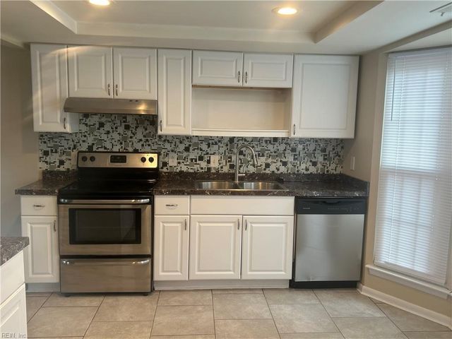 3712 Singing Wood TRL, Virginia Beach, VA 23452