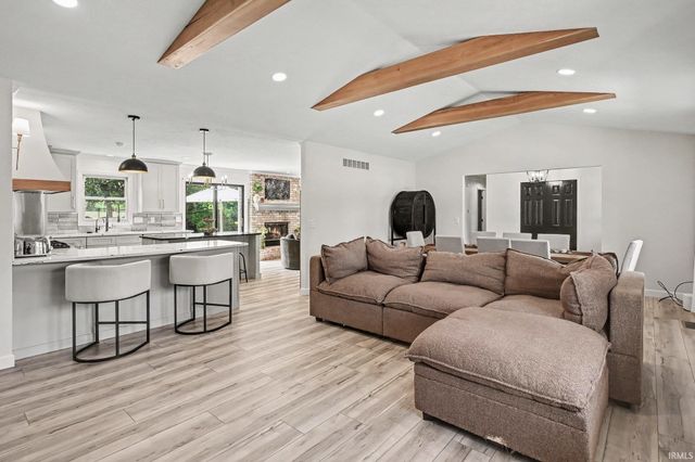 59789 Settlers Trail, Osceola, IN 46561