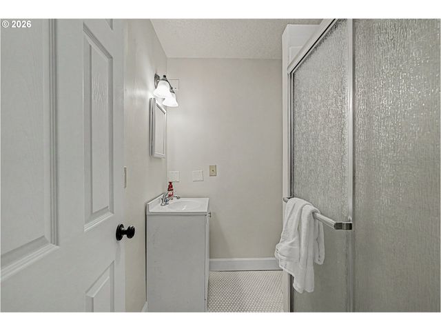 15540 Se HARRISON St, Portland, OR 97233