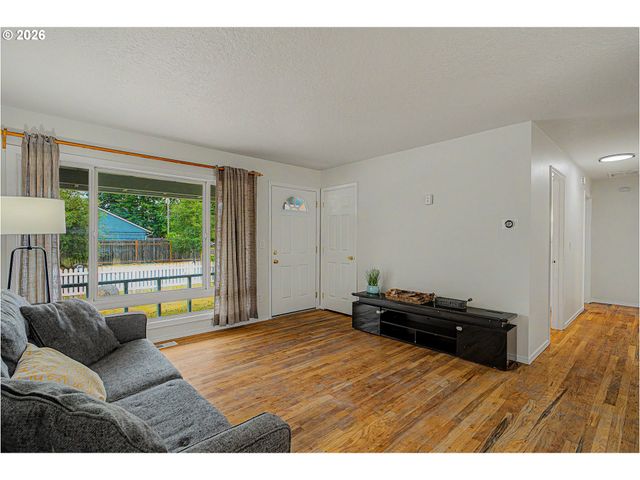 15540 Se HARRISON St, Portland, OR 97233
